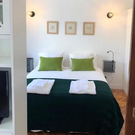 New Apartment On The Beach Кашкайш Екстериор снимка