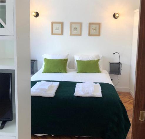 New Apartment On The Beach Кашкайш Екстериор снимка