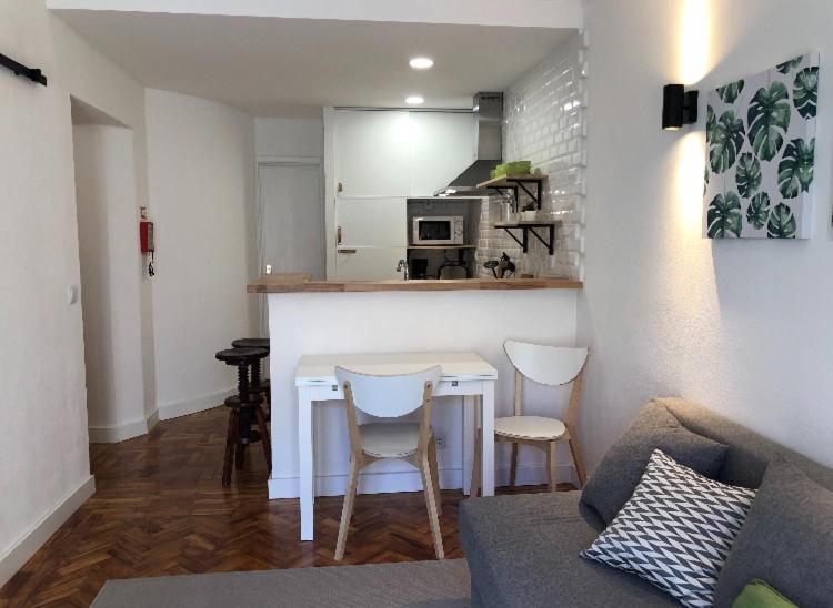 New Apartment On The Beach Кашкайш Екстериор снимка
